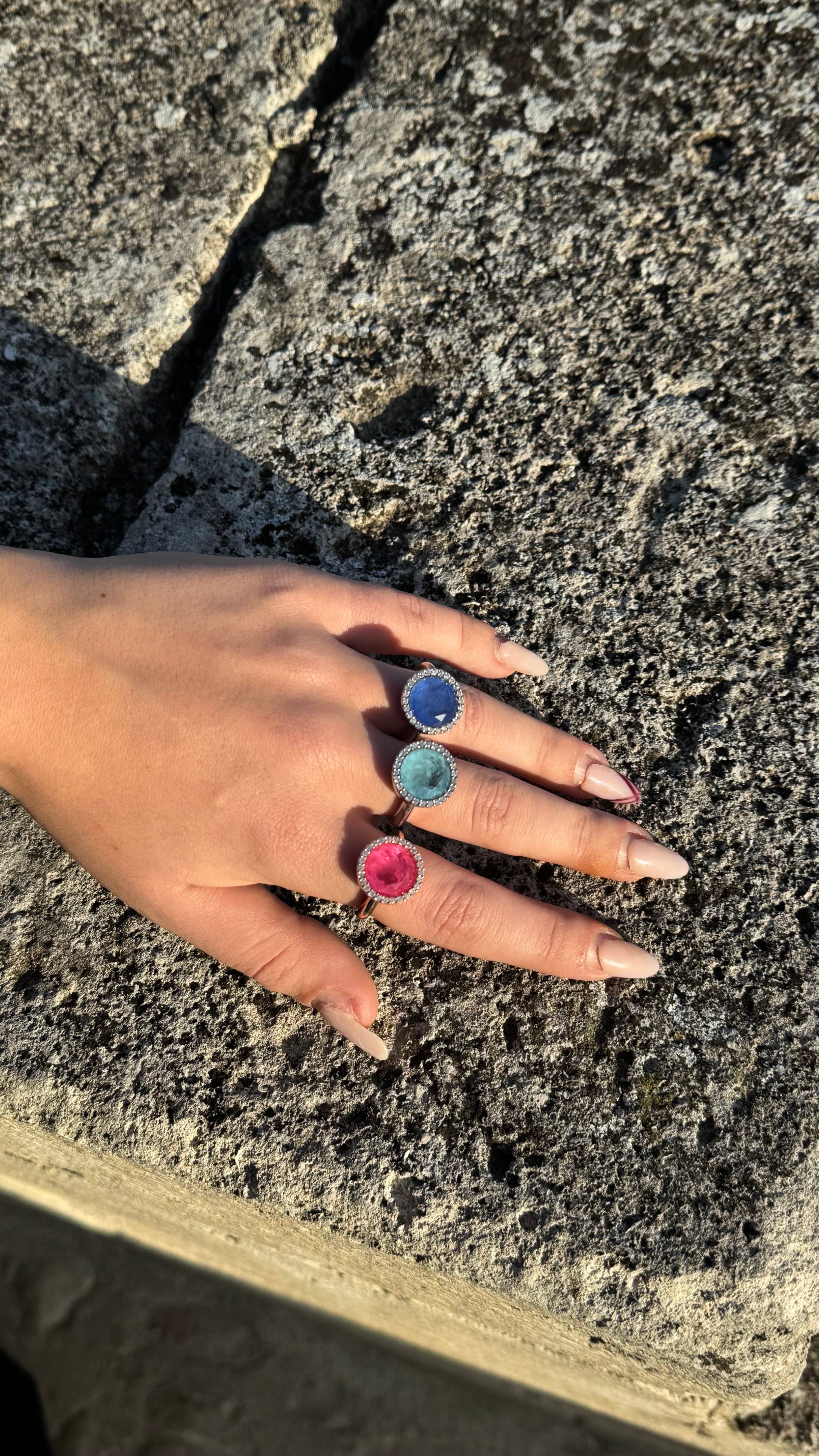 Anello in Arg.925 con Zirconi e Cristallo colore zaffiro