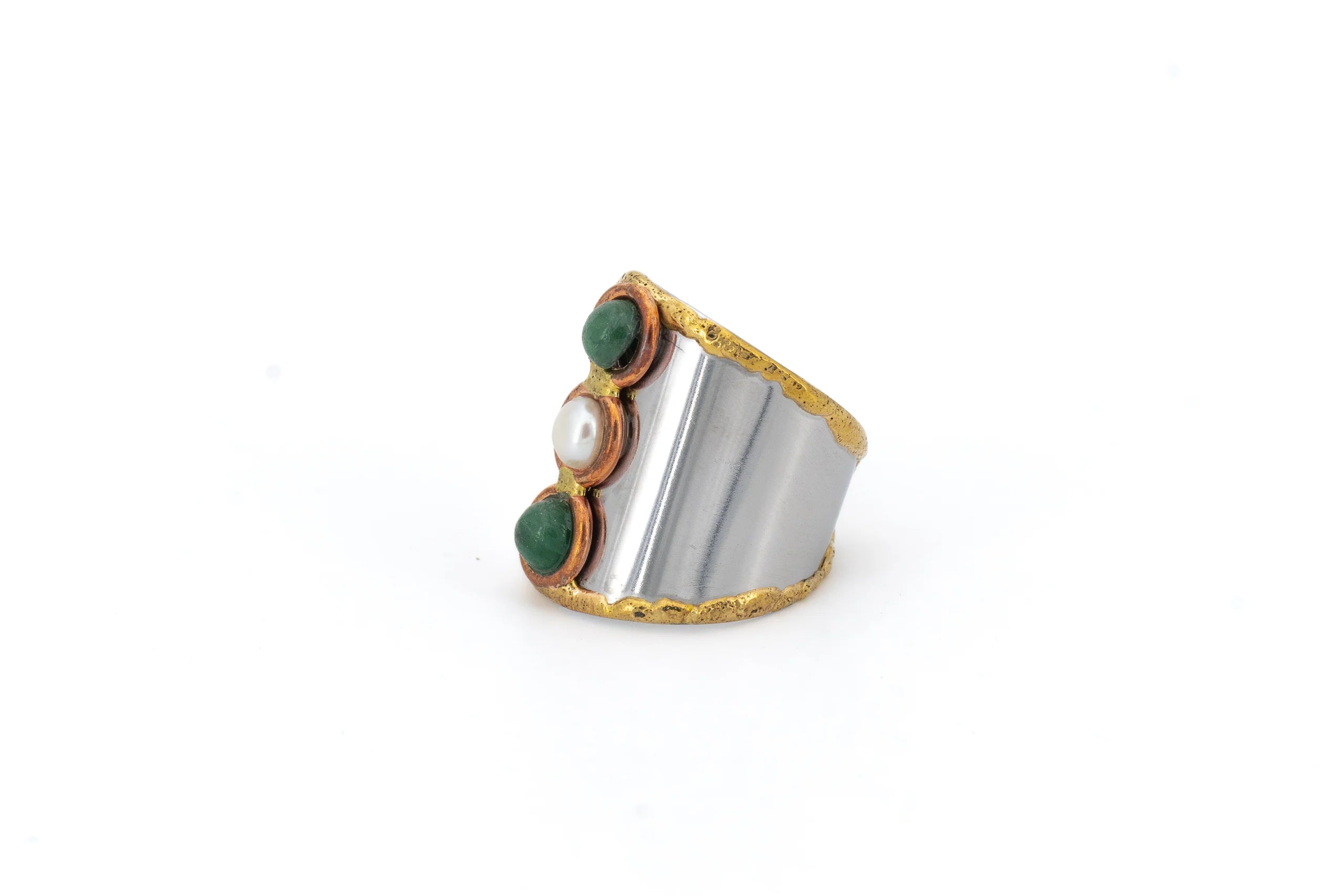 Anello regolabile in ottone e acciaio con Smeraldo e Perla
