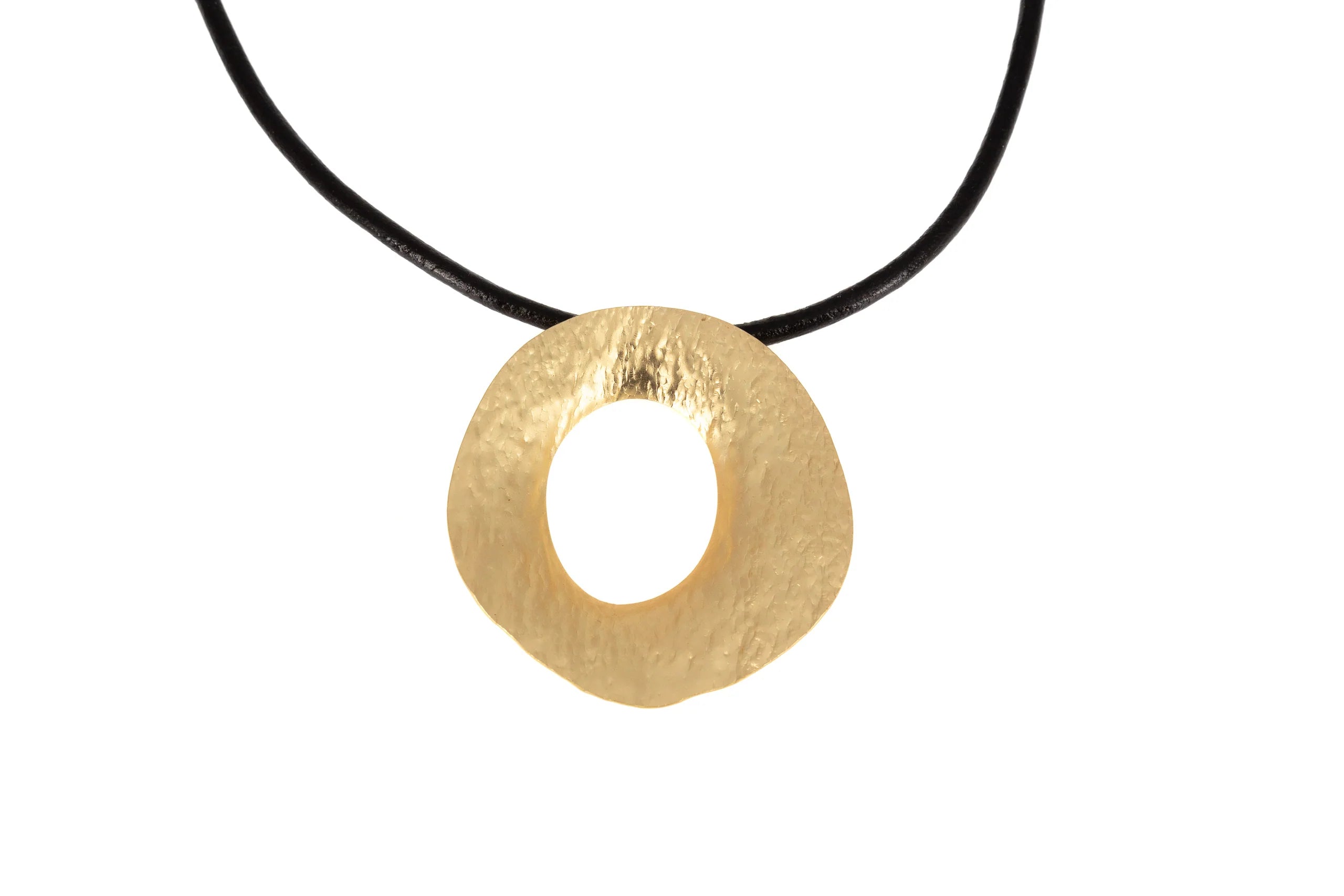 Collana cerchio stilizzato in Ottone