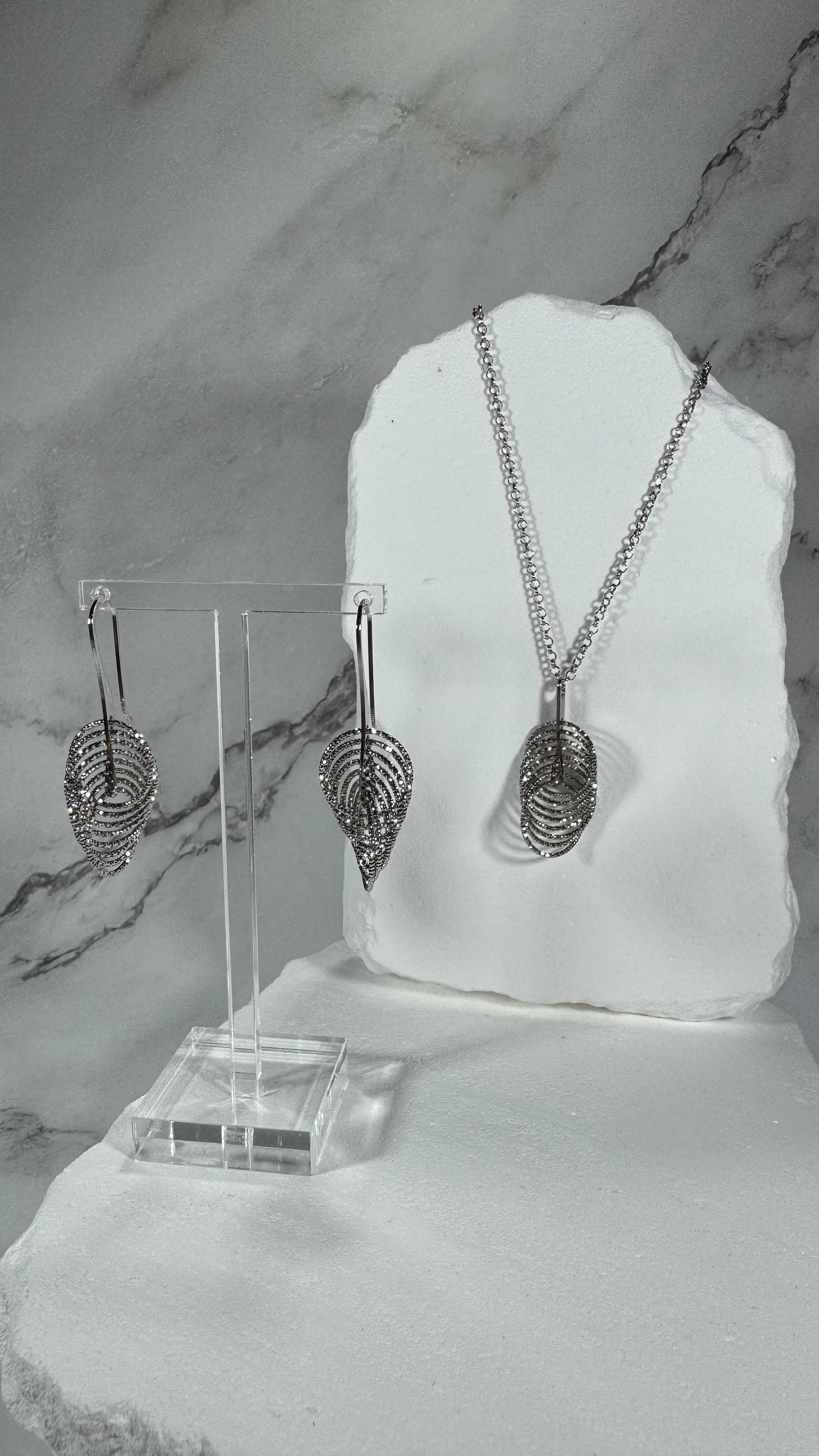 Orecchini DNA in Arg.925