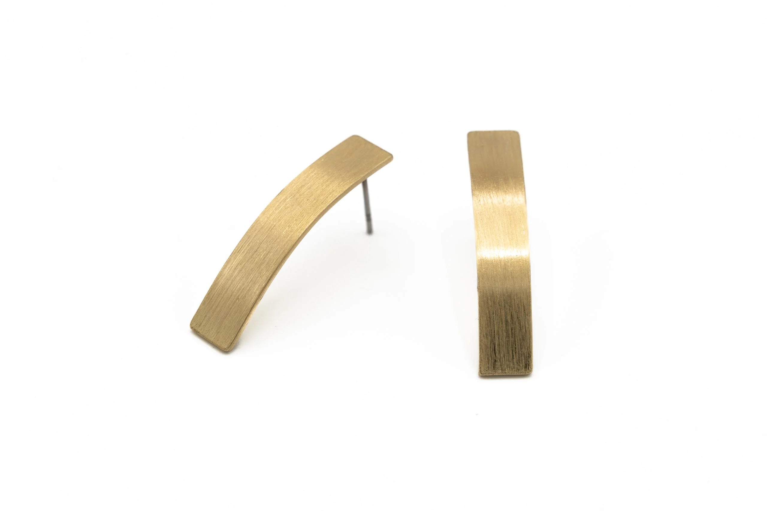 Orecchini barretta curva in Ottone